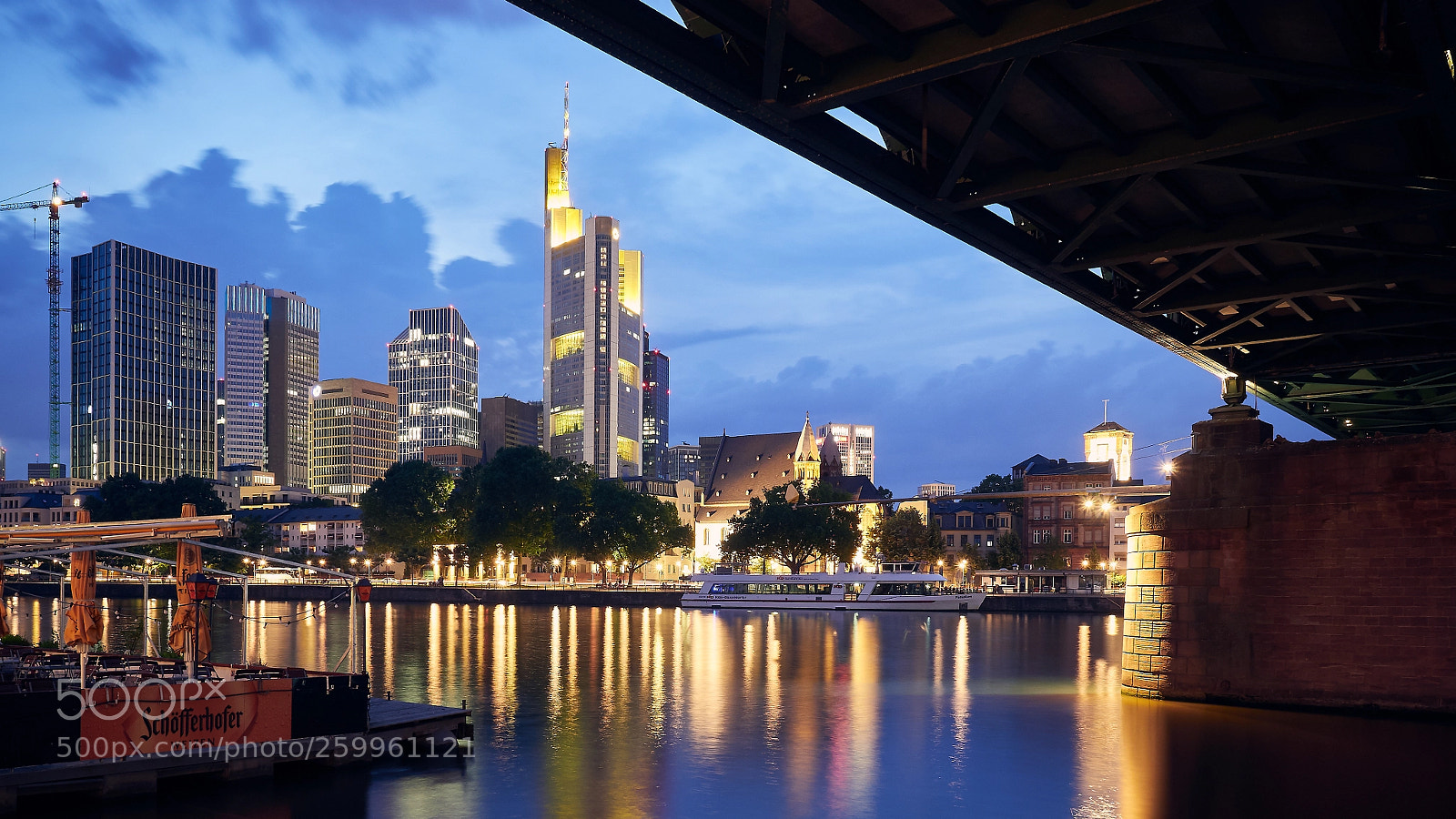 Olympus OM-D E-M1 Mark II sample photo. Frankfurt skyline photography