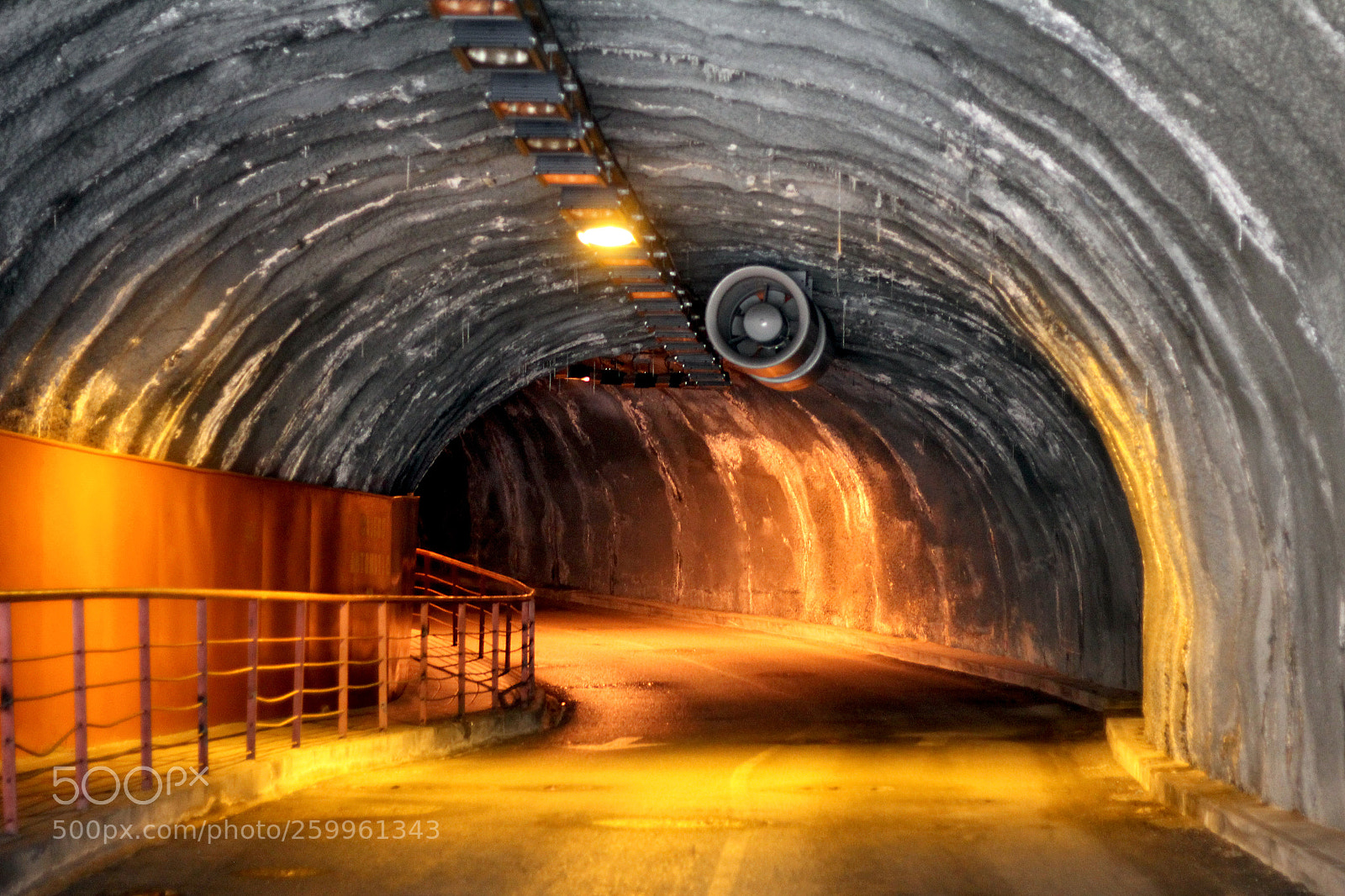 Canon EOS 60D sample photo. The tunnel photography