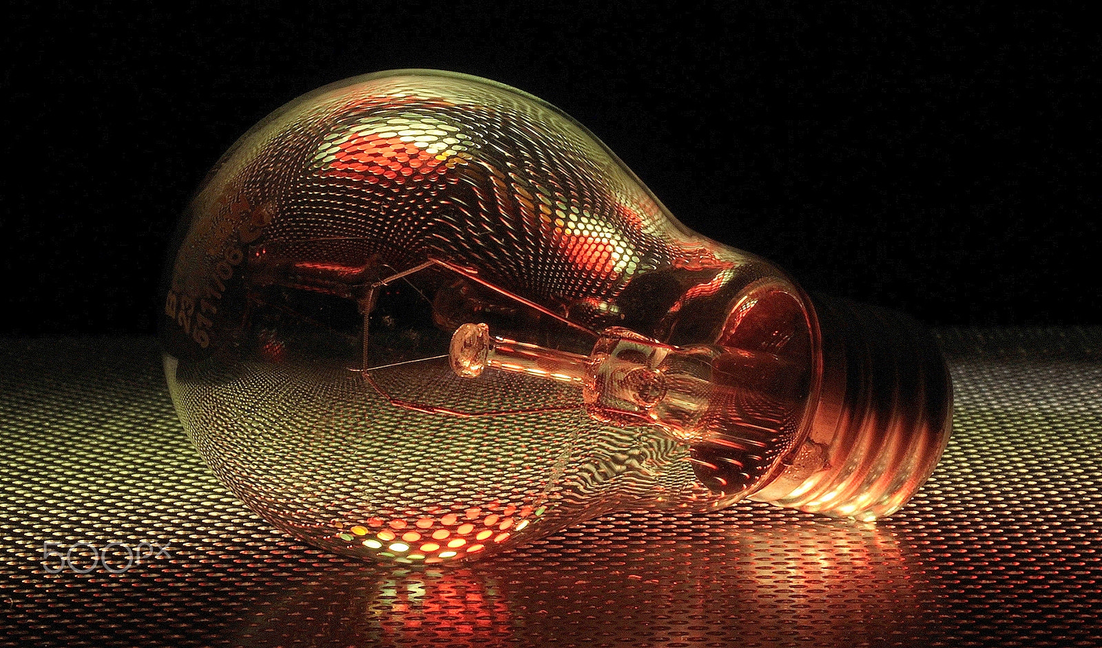 Canon EF-S 60mm F2.8 Macro USM sample photo. The last bulb photography