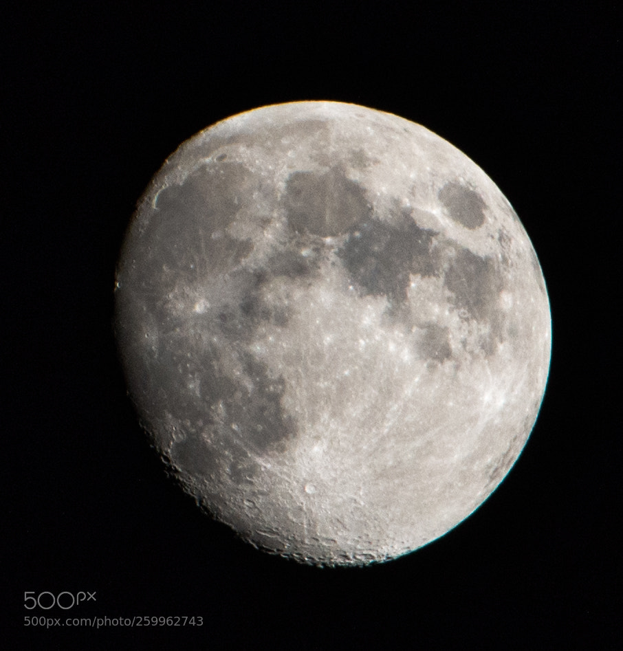 Nikon D7200 sample photo. Gibbous moon !!! photography