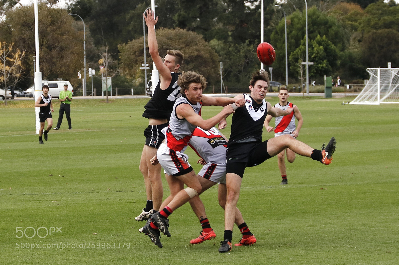 Canon EOS 80D sample photo. Who has the footy? photography
