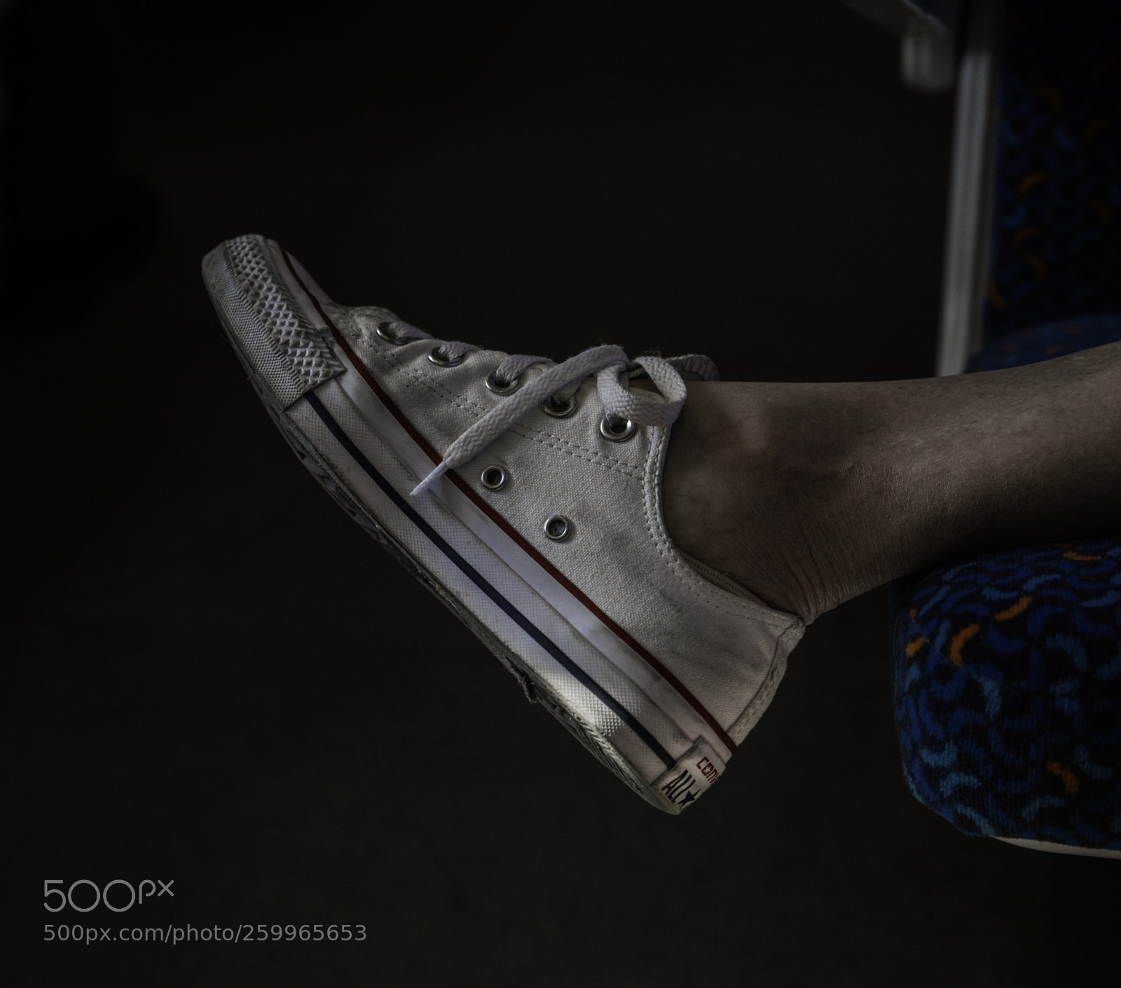 Canon EOS 5D Mark IV sample photo. Resting feet photography