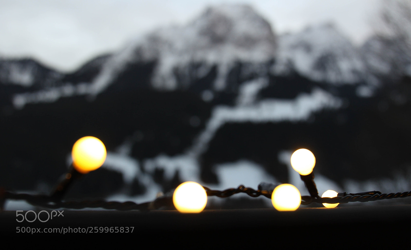 Canon EOS 1200D (EOS Rebel T5 / EOS Kiss X70 / EOS Hi) sample photo. Light and snow photography