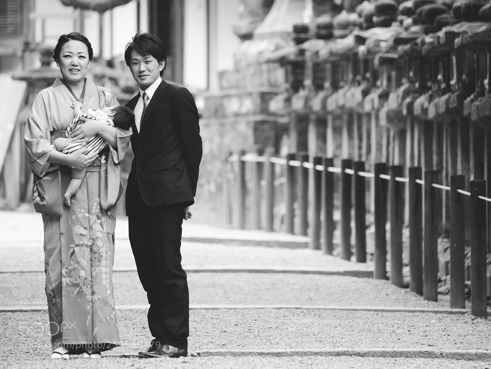 Nikon D800 sample photo. Monochrome snap family portrait photography