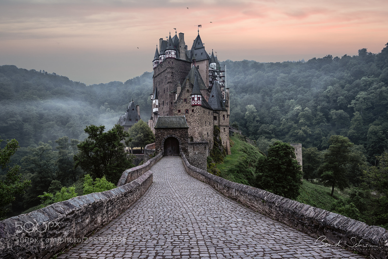 Canon EOS 7D Mark II sample photo. Foggy morning at burg photography