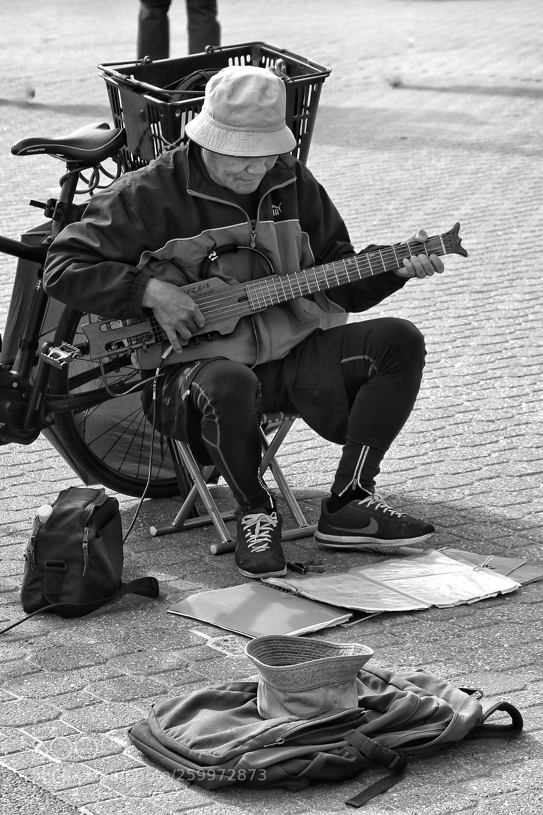 Canon EOS 80D sample photo. Street busker photography