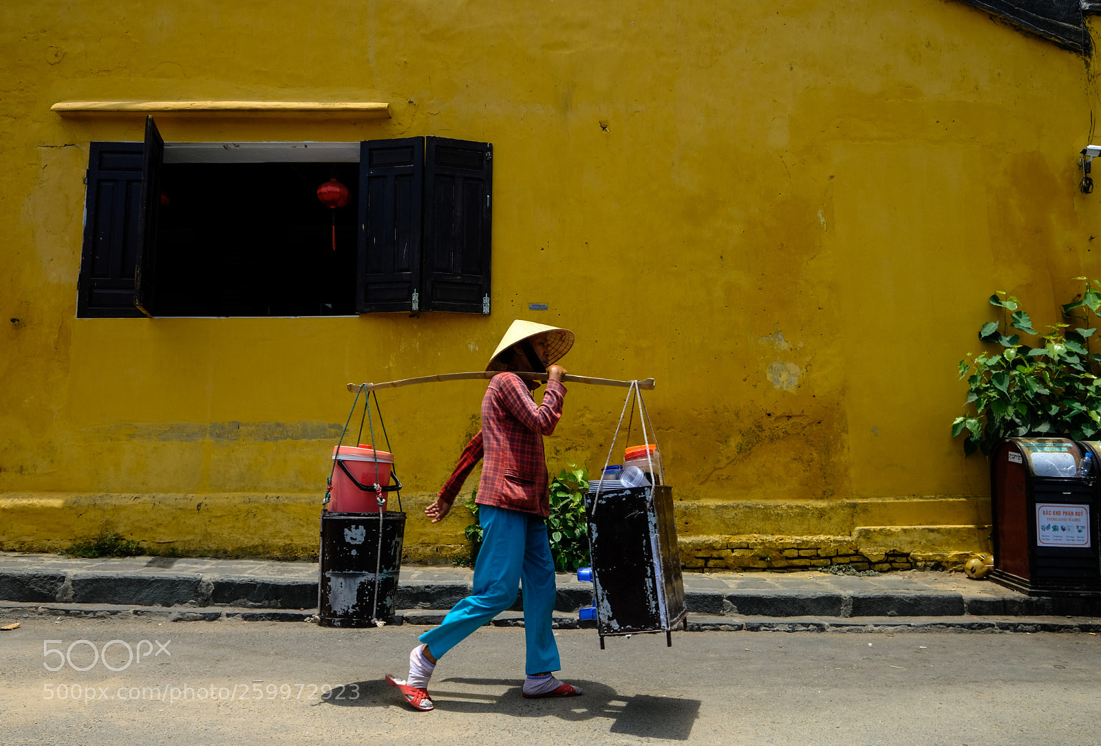 Fujifilm X-T2 sample photo. Street vendor, hoi an photography