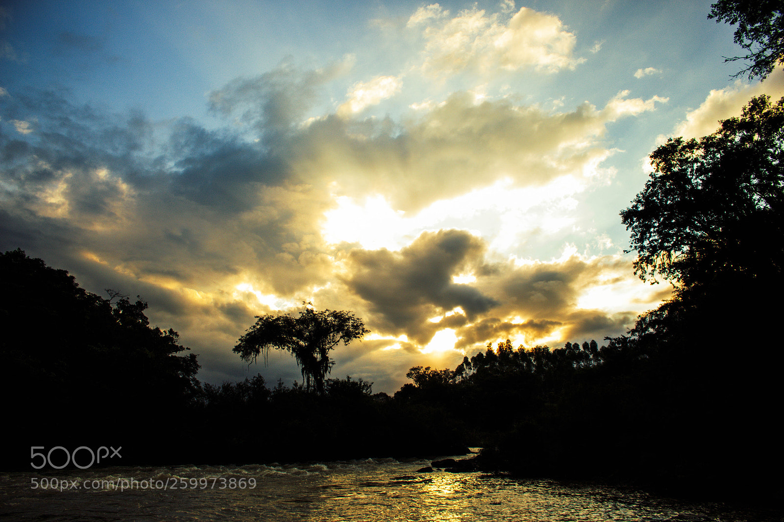 Canon EOS 700D (EOS Rebel T5i / EOS Kiss X7i) sample photo. Golden hour on river photography