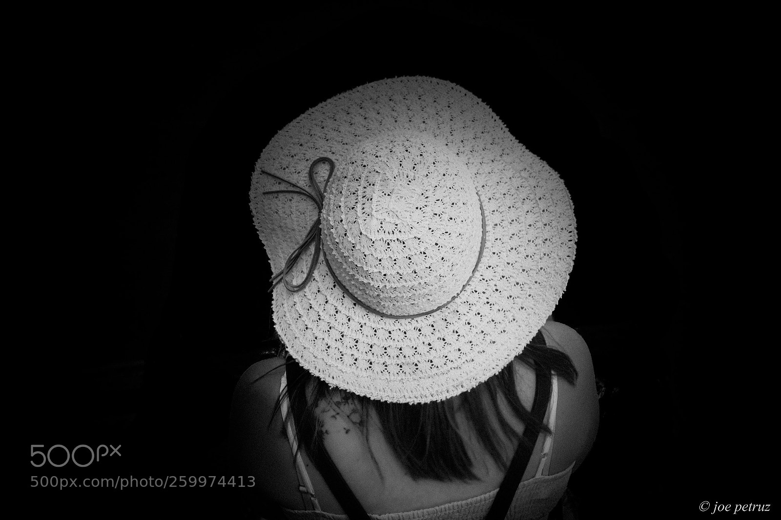Canon EOS 650D (EOS Rebel T4i / EOS Kiss X6i) sample photo. Lady in the dark photography
