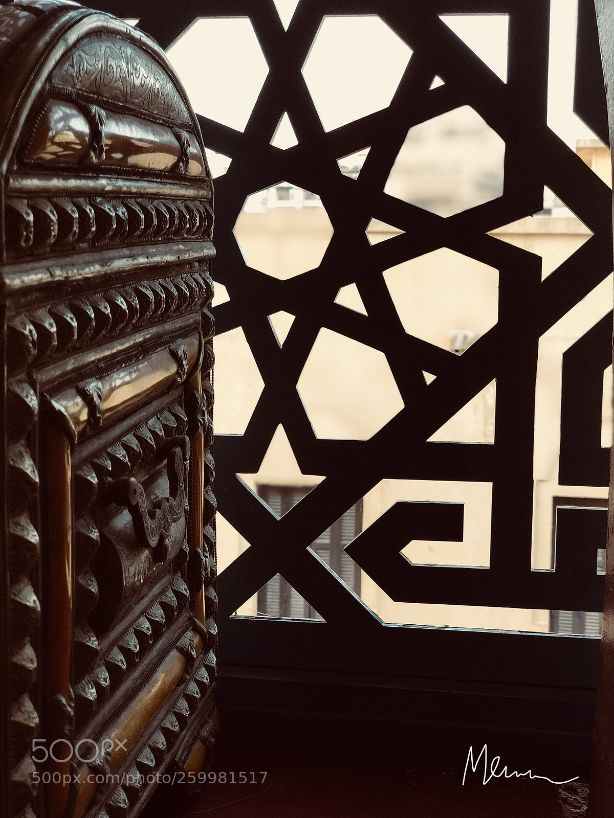 Apple iPhone X sample photo. Arabesque window  photography