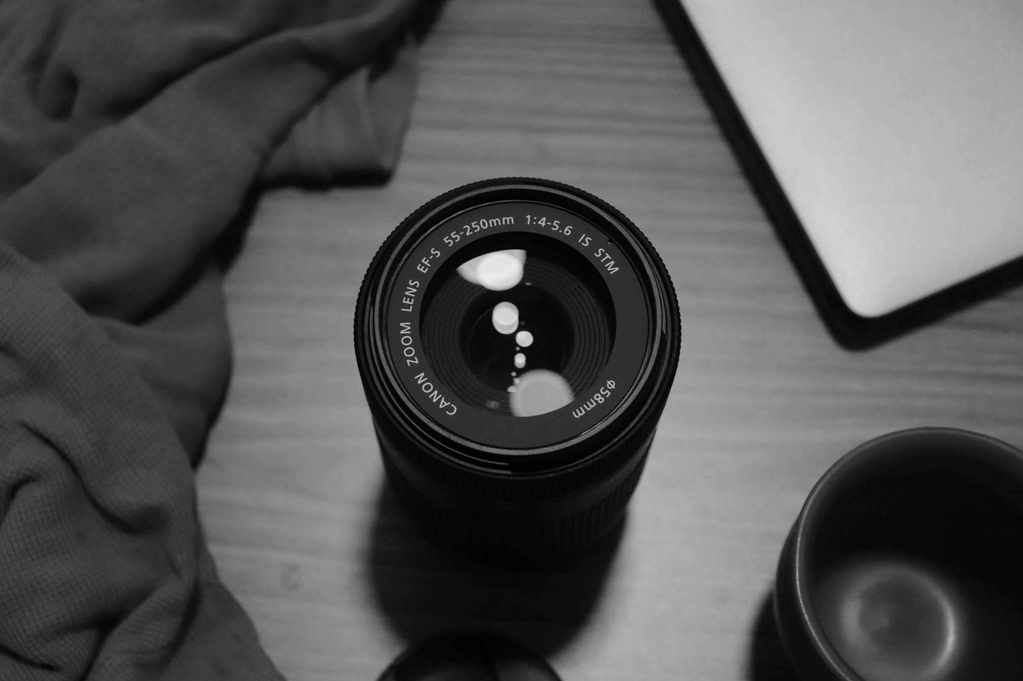 Canon EOS 77D (EOS 9000D / EOS 770D) sample photo. Telephoto lens deep love photography