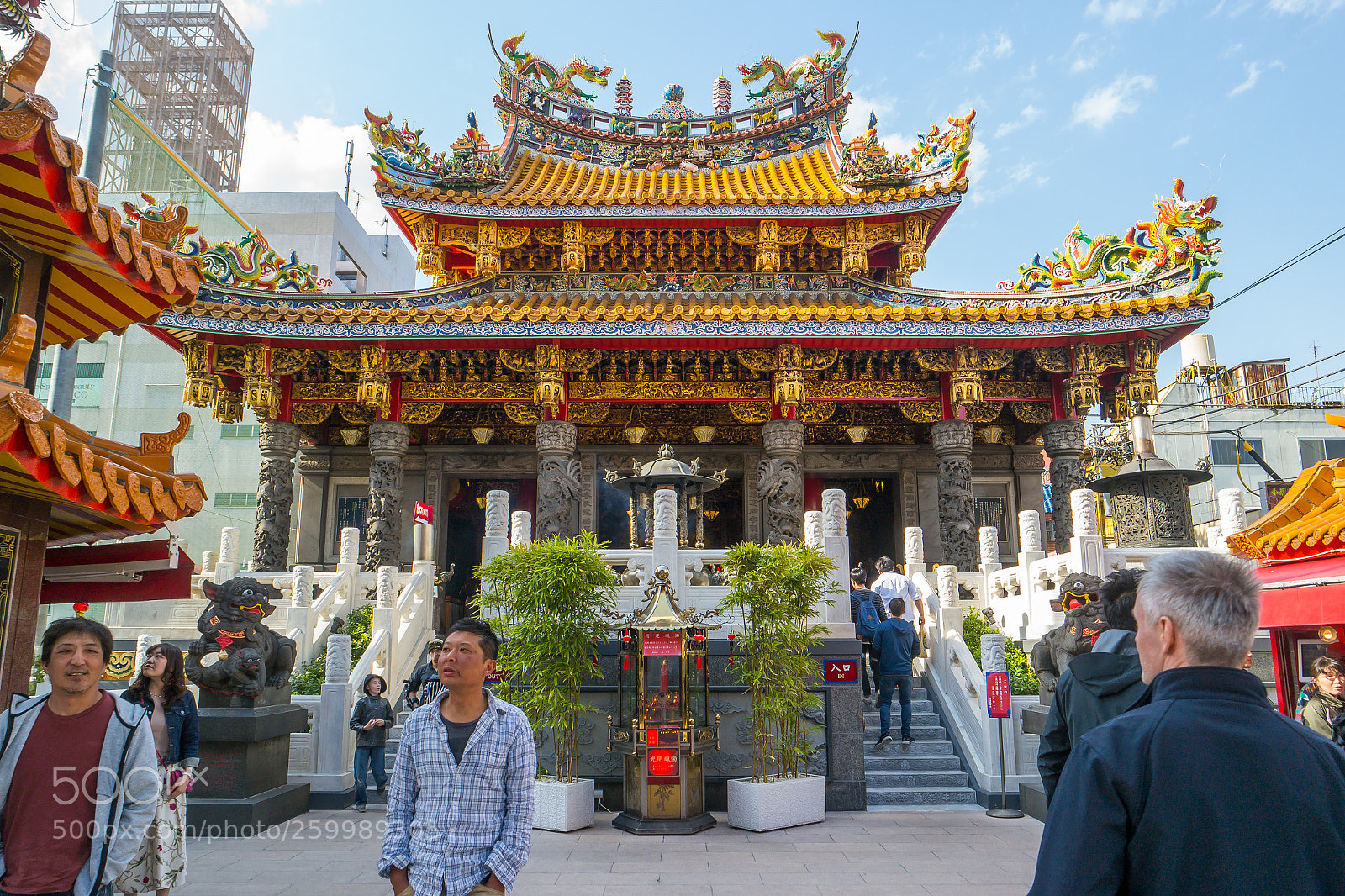 Samsung NX300 sample photo. Yokohama chinatown temple photography