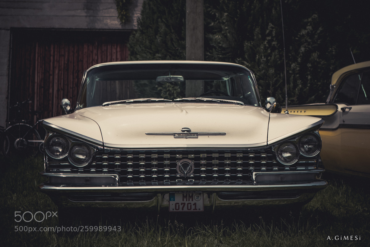 Canon EOS 80D sample photo. Buick electra 225 photography