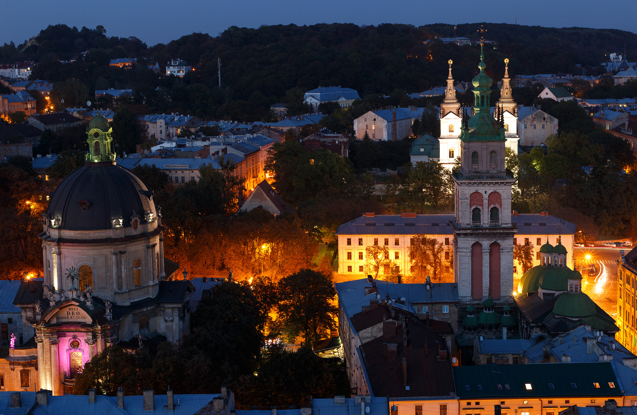 Canon EOS 100D (EOS Rebel SL1 / EOS Kiss X7) sample photo. The night covered the city photography