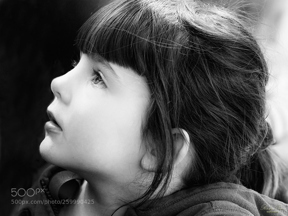 Olympus OM-D E-M1 Mark II sample photo. Young lady photography