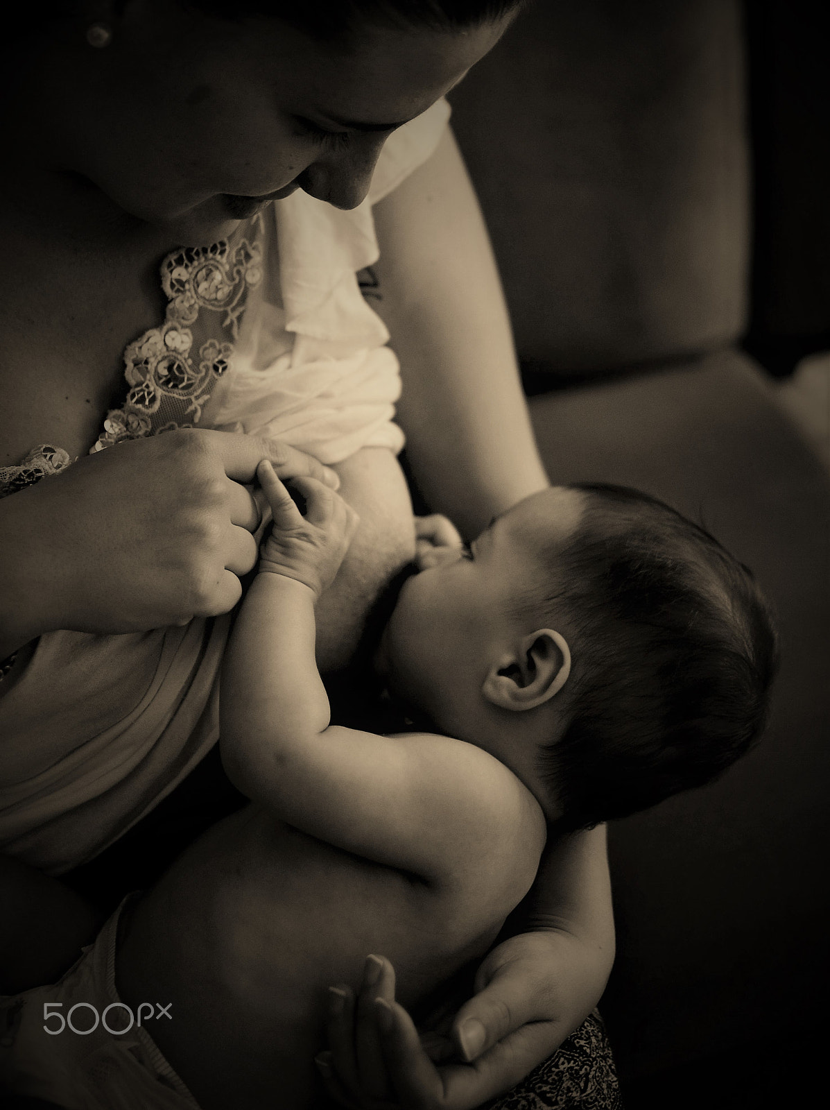 Nikon D3100 + Nikon AF-S DX Nikkor 35mm F1.8G sample photo. The most natural moment in the world photography
