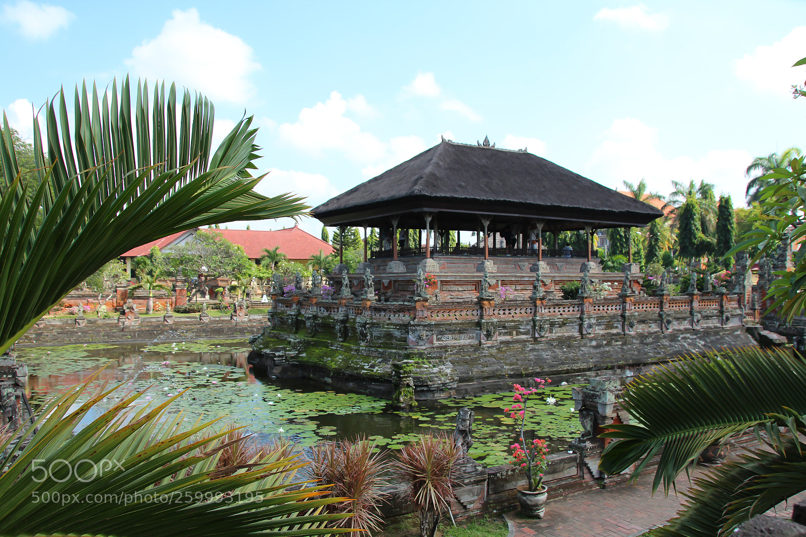 Canon EOS 600D (Rebel EOS T3i / EOS Kiss X5) sample photo. Tropical temple in bali photography