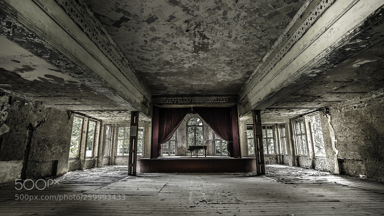 Canon EOS 6D Mark II sample photo. Concert hall photography