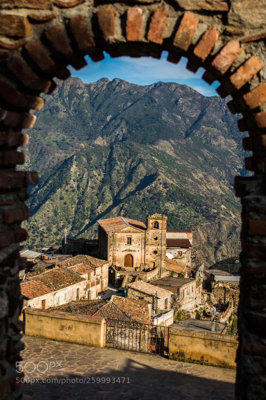 Nikon D5200 sample photo. Framed church photography