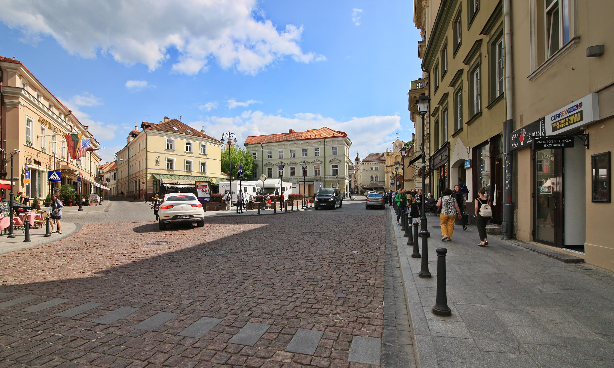 Tokina AT-X 11-20 F2.8 PRO DX Aspherical 11-20mm f/2.8 + 1.4x sample photo. In the old town photography