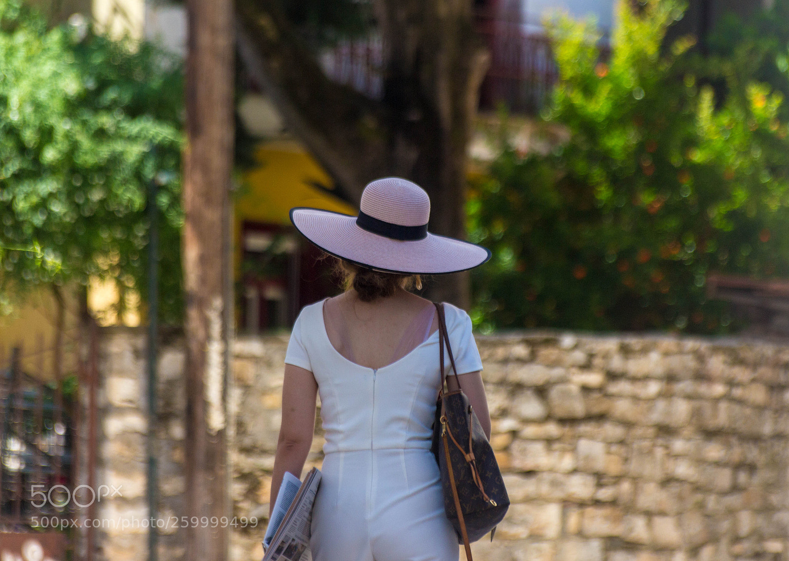 Canon EOS 700D (EOS Rebel T5i / EOS Kiss X7i) sample photo. Lady with the hat. photography