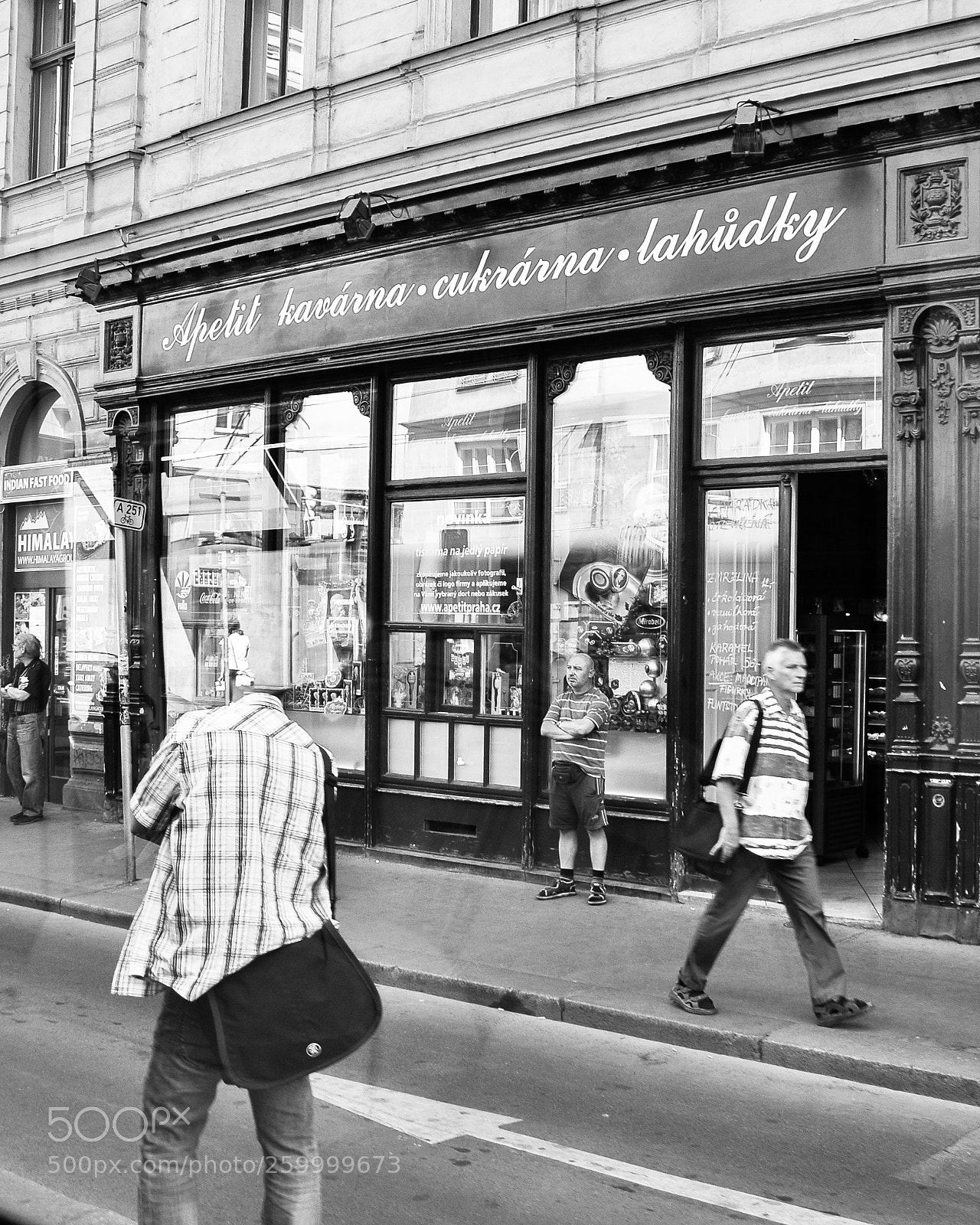 Nikon D300S sample photo. Le passant sans t photography