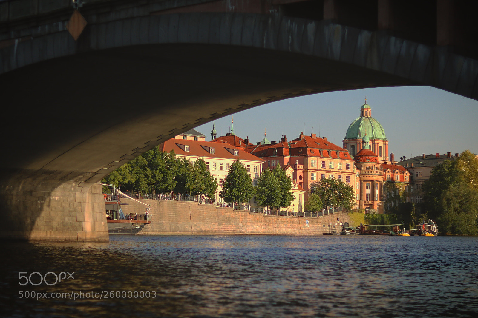 Canon EOS 750D (EOS Rebel T6i / EOS Kiss X8i) sample photo. Through the bridge photography
