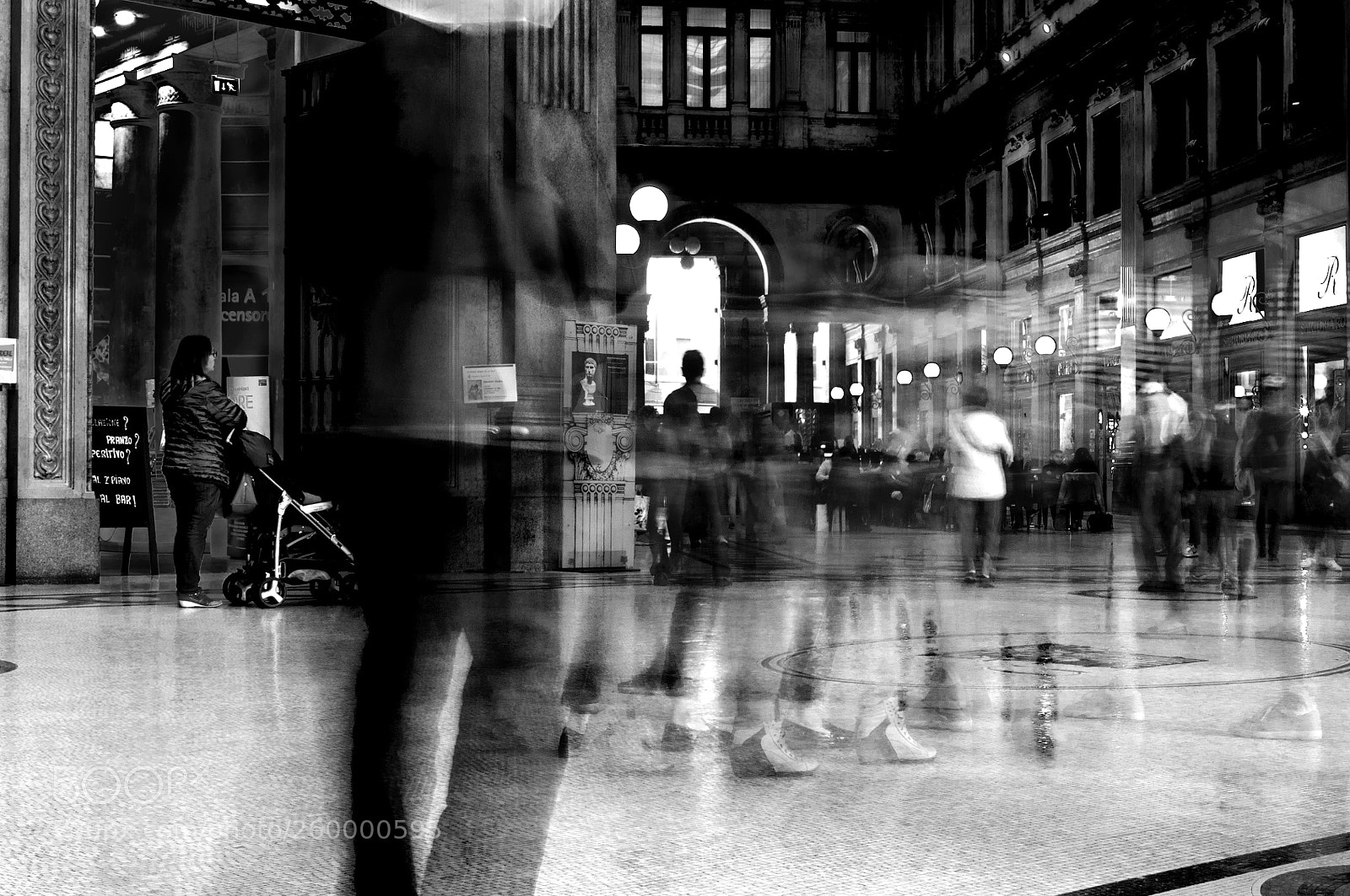 Nikon D5000 sample photo. Galleria colonna photography