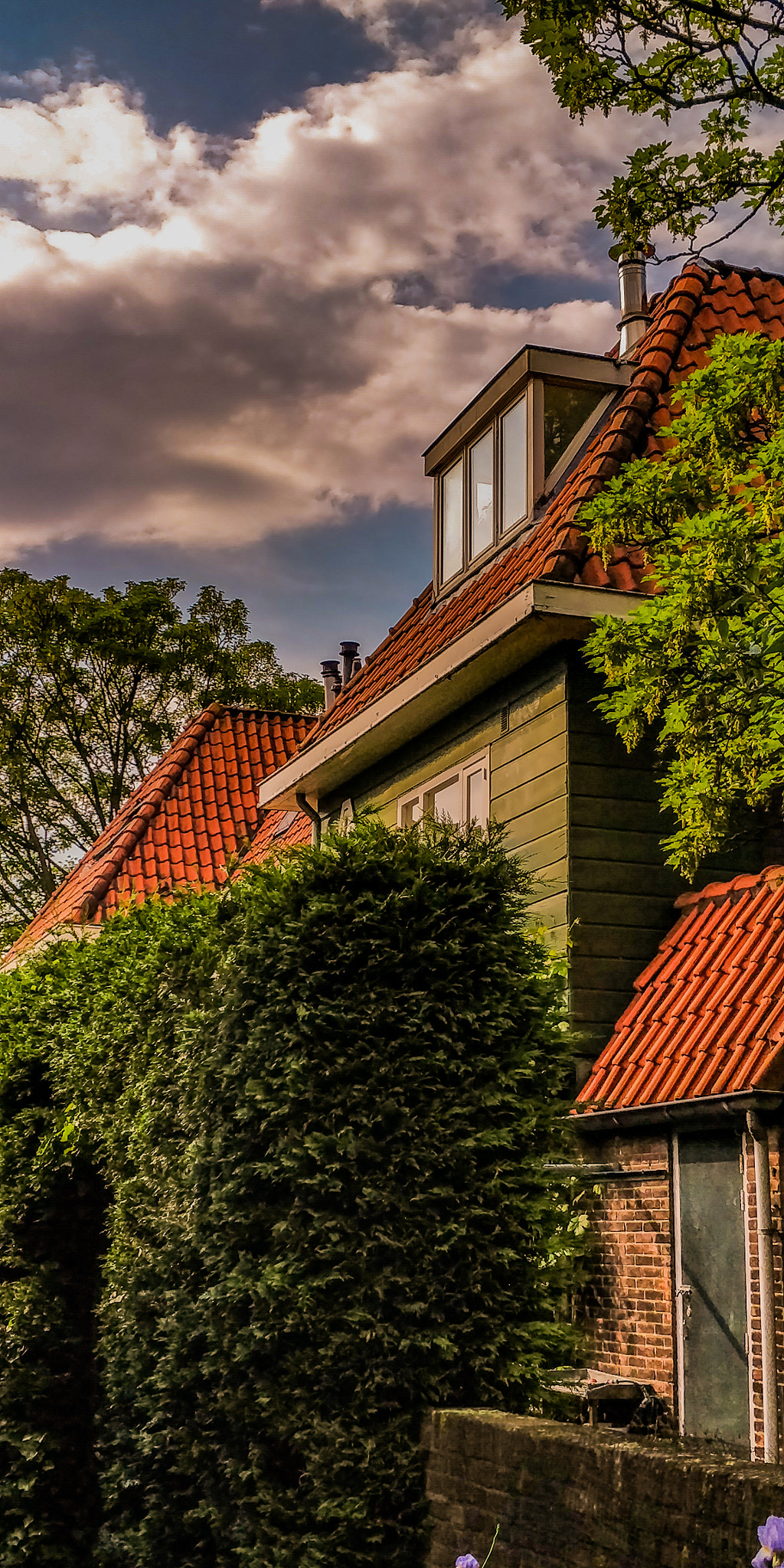 OnePlus 5T sample photo. Dutch house photography