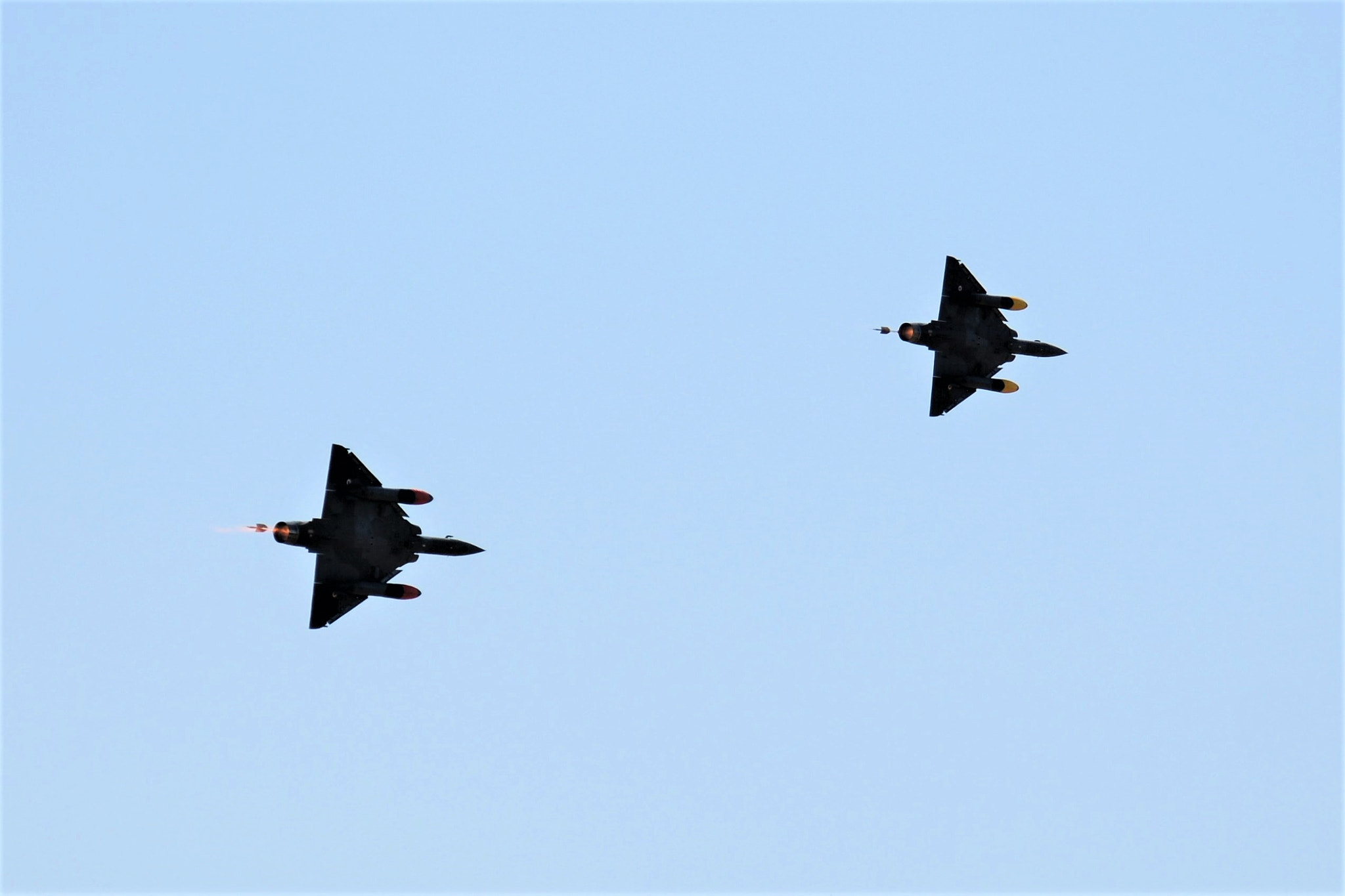 Nikon D5200 sample photo. Couteau delta - mirage 2000d photography