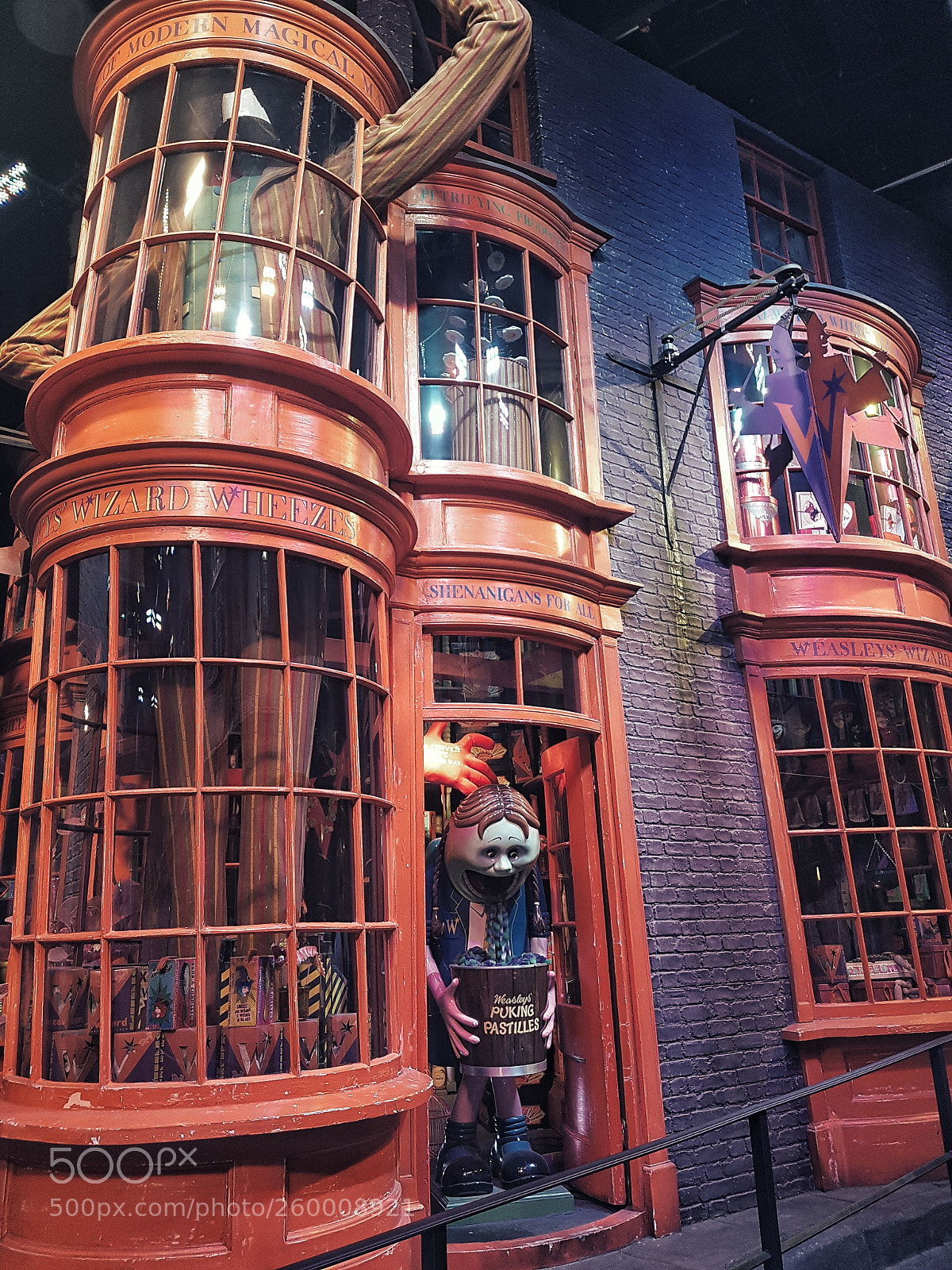 Samsung Galaxy S7 sample photo. Diagon alley photography