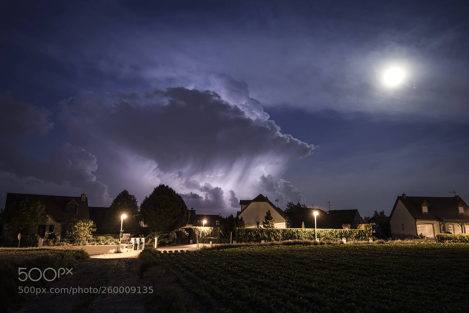 Nikon D810 sample photo. Moon, jupiter and storm photography