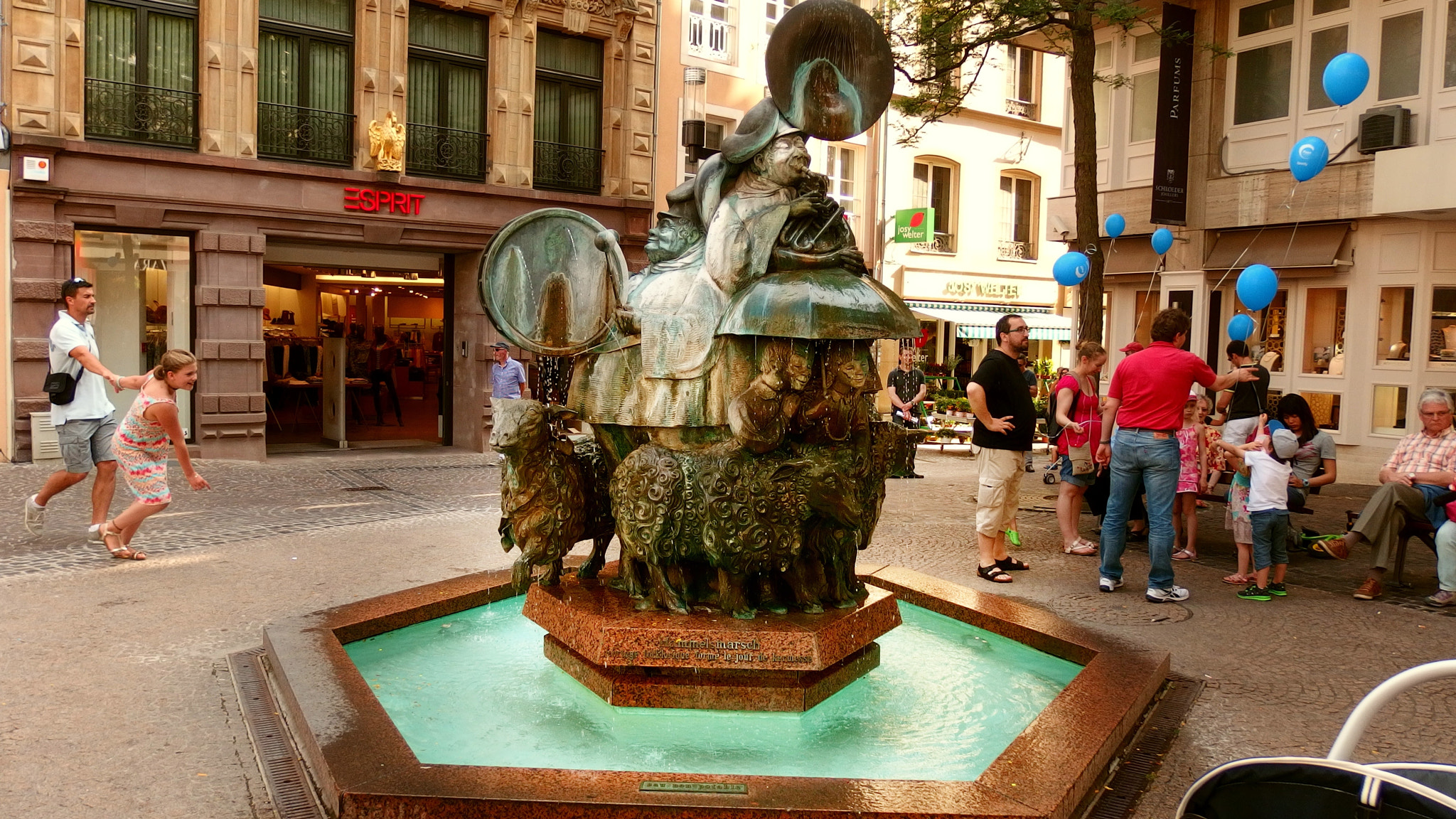 Olympus Stylus XZ-10 sample photo. City ride in luxembourg...ninety nine luftballons photography