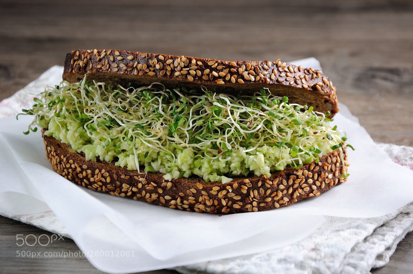 Nikon D90 sample photo. Sandwich with avocado and photography