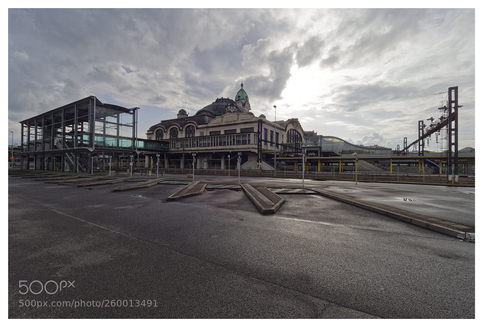 Olympus OM-D E-M1 Mark II sample photo. Limoges train station photography