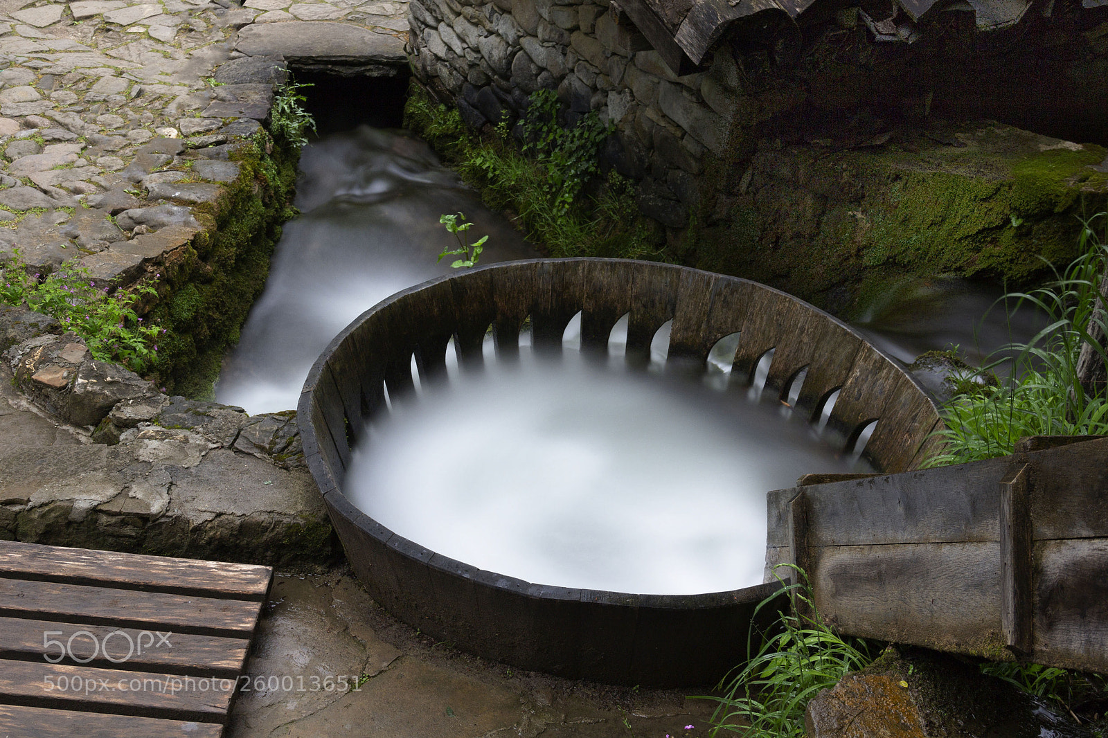 Canon EOS 60D sample photo. Waterspin photography