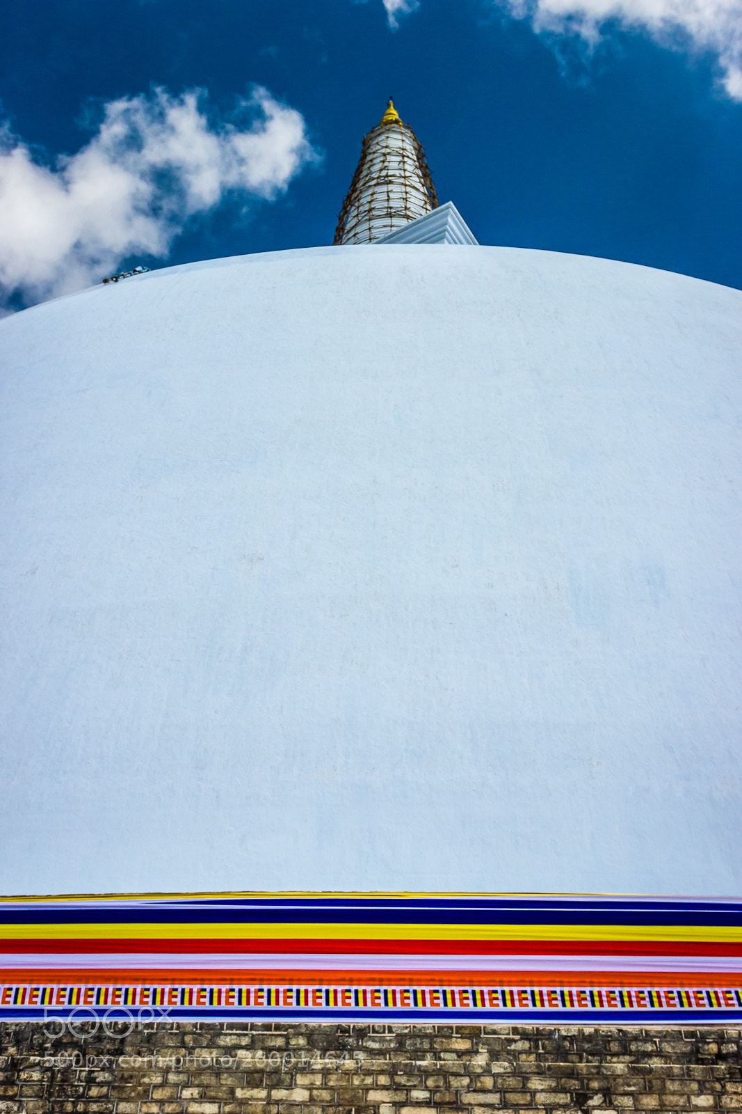 Canon EOS 550D (EOS Rebel T2i / EOS Kiss X4) sample photo. Ruwanwelisaya stupa photography
