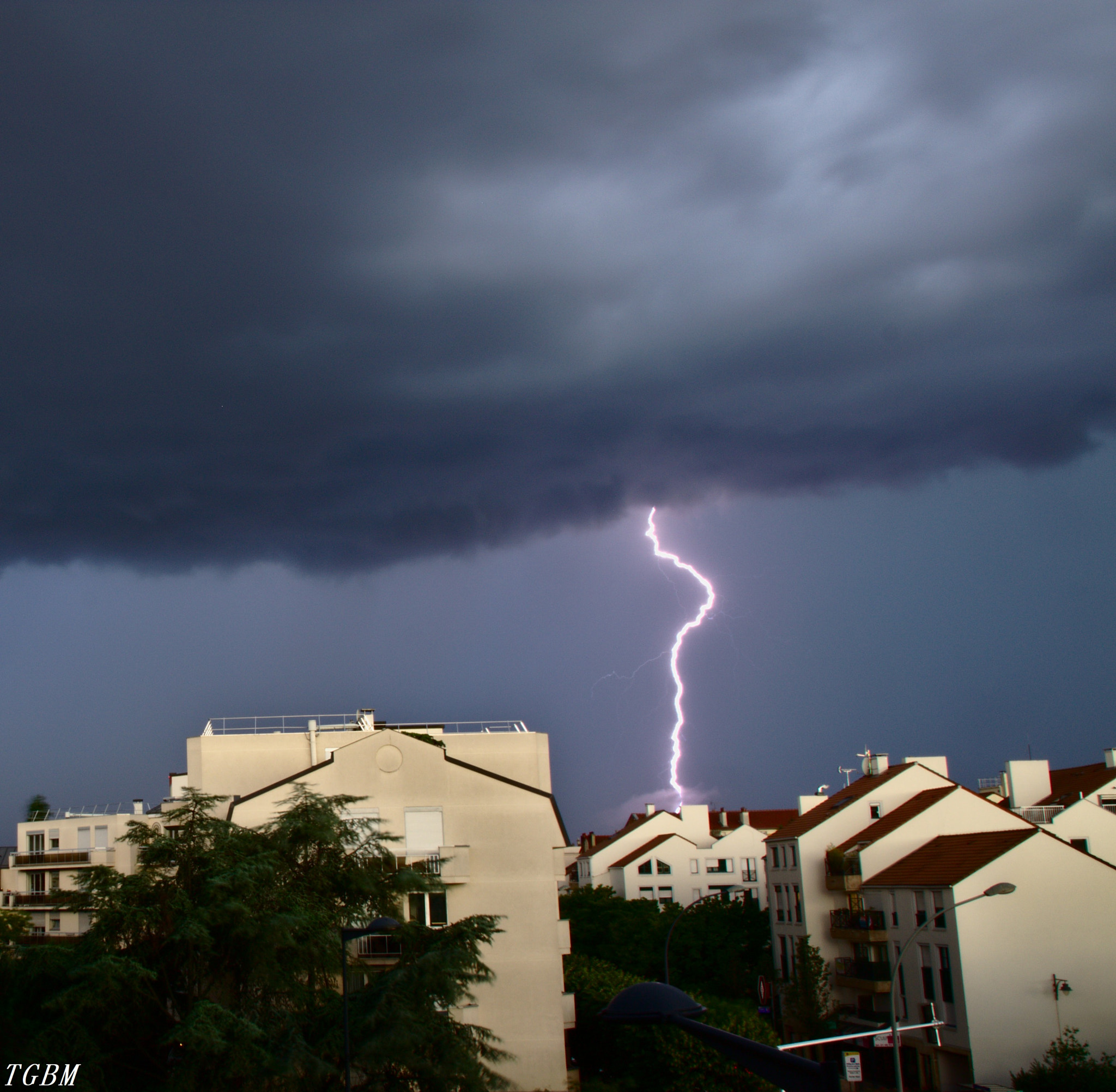 Sigma 17-70mm F2.8-4 DC Macro OS HSM sample photo. In the storm photography