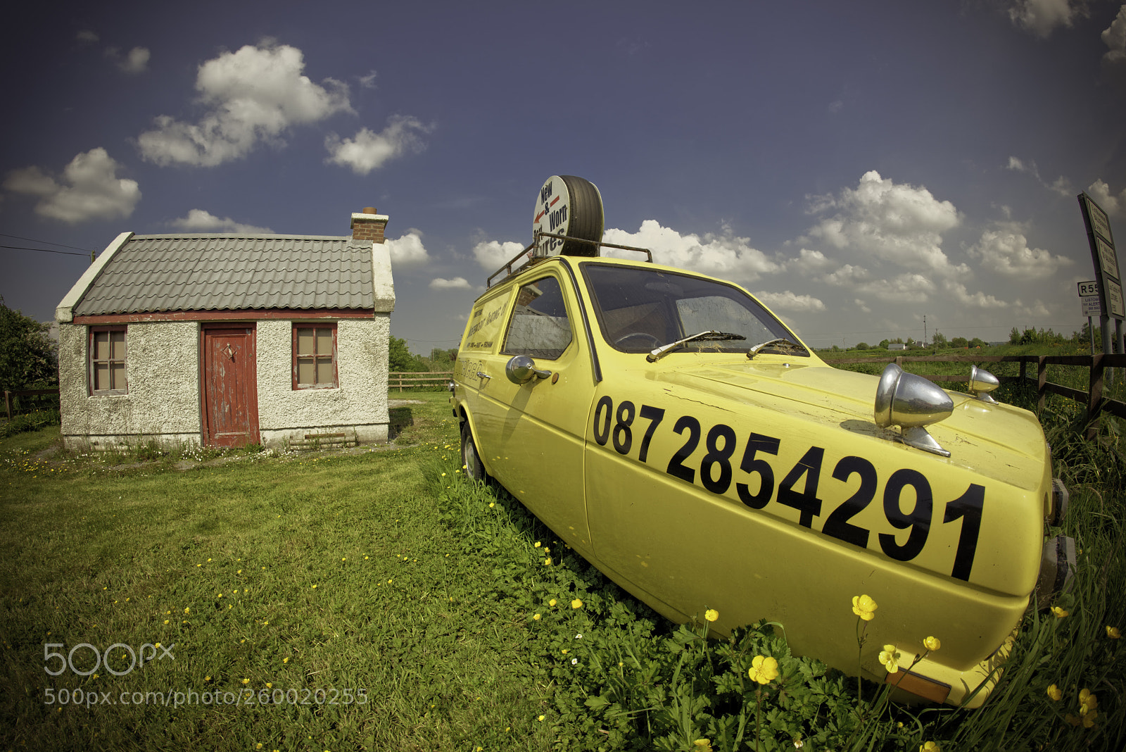 Nikon D810 sample photo. Del boys relpica car 2 photography