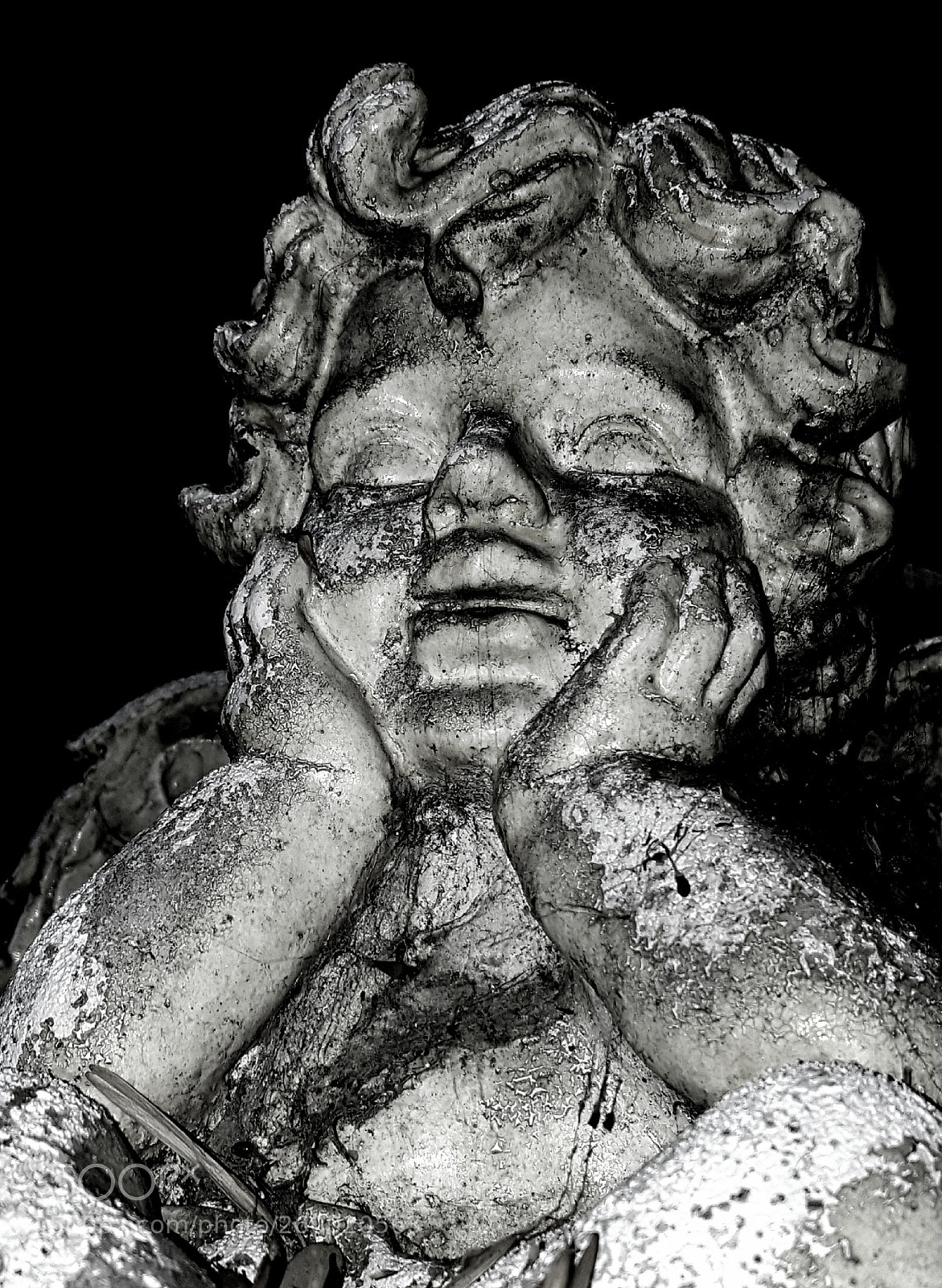 Samsung Galaxy Note5 sample photo. Creepy statue photography