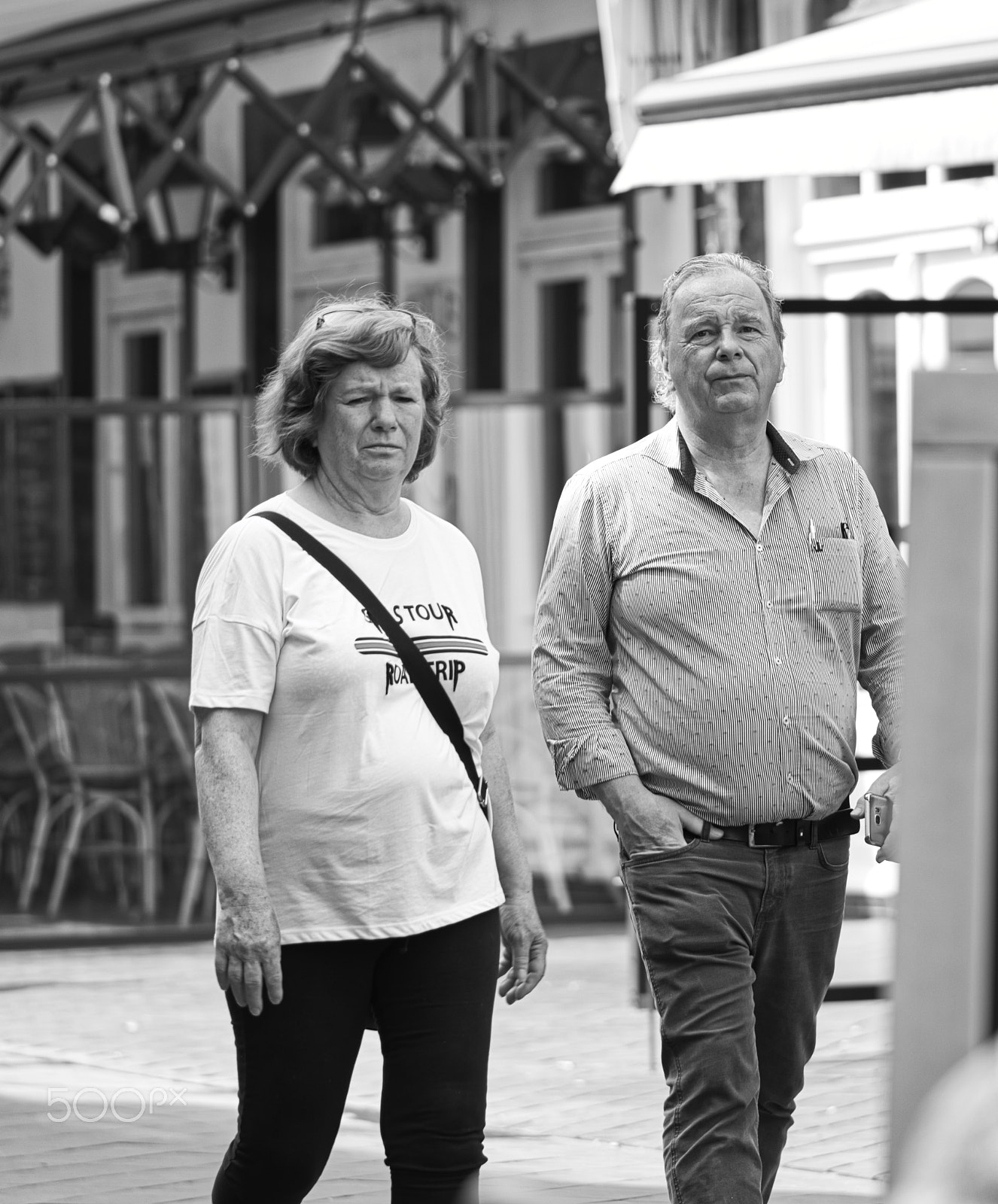 Nikon AF-S Micro-Nikkor 105mm F2.8G IF-ED VR sample photo. Tourists strolling in valkenburg photography