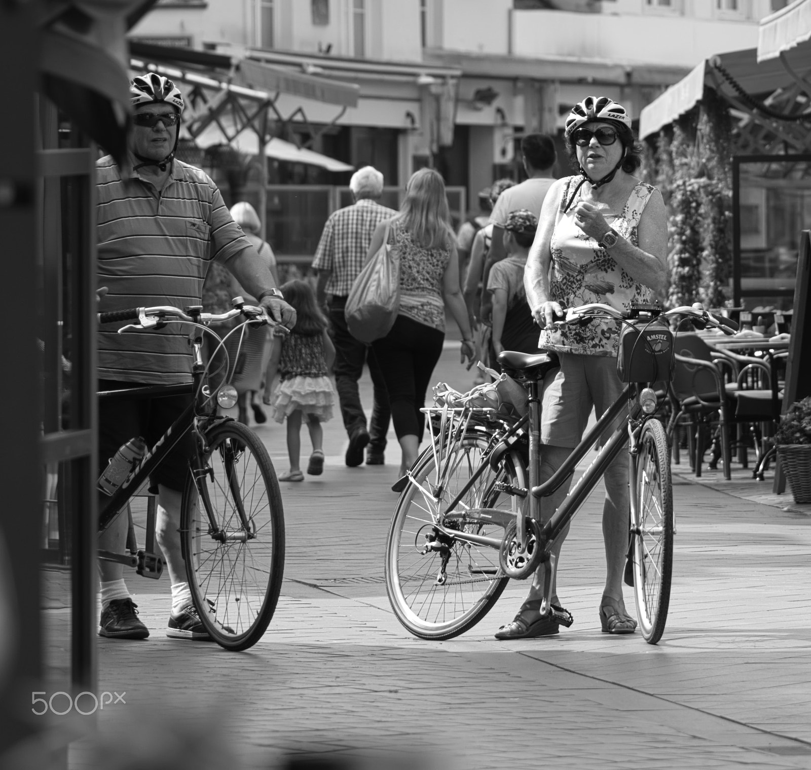 Nikon AF-S Micro-Nikkor 105mm F2.8G IF-ED VR sample photo. Bike tourists in valkenburg photography