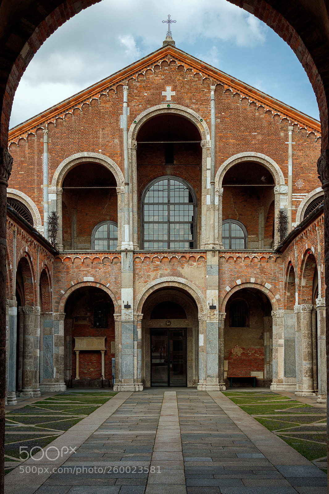 Canon EOS 80D sample photo. Basilica sant'ambrogio photography
