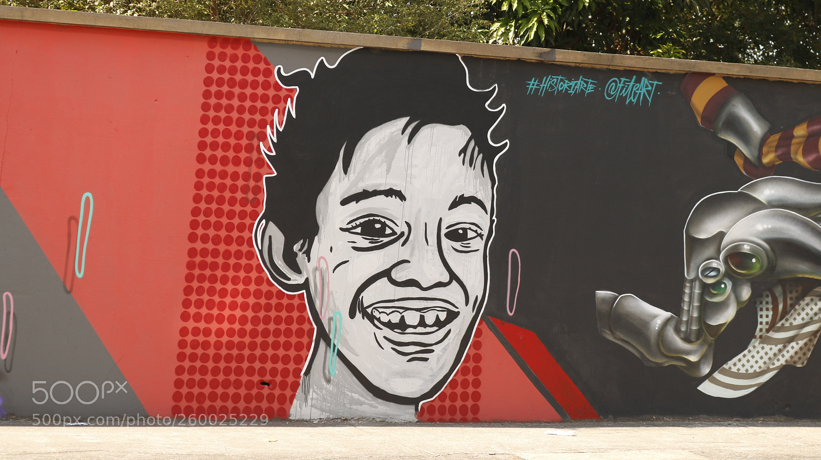 Canon EOS 750D (EOS Rebel T6i / EOS Kiss X8i) sample photo. Graffitied wall boy photography