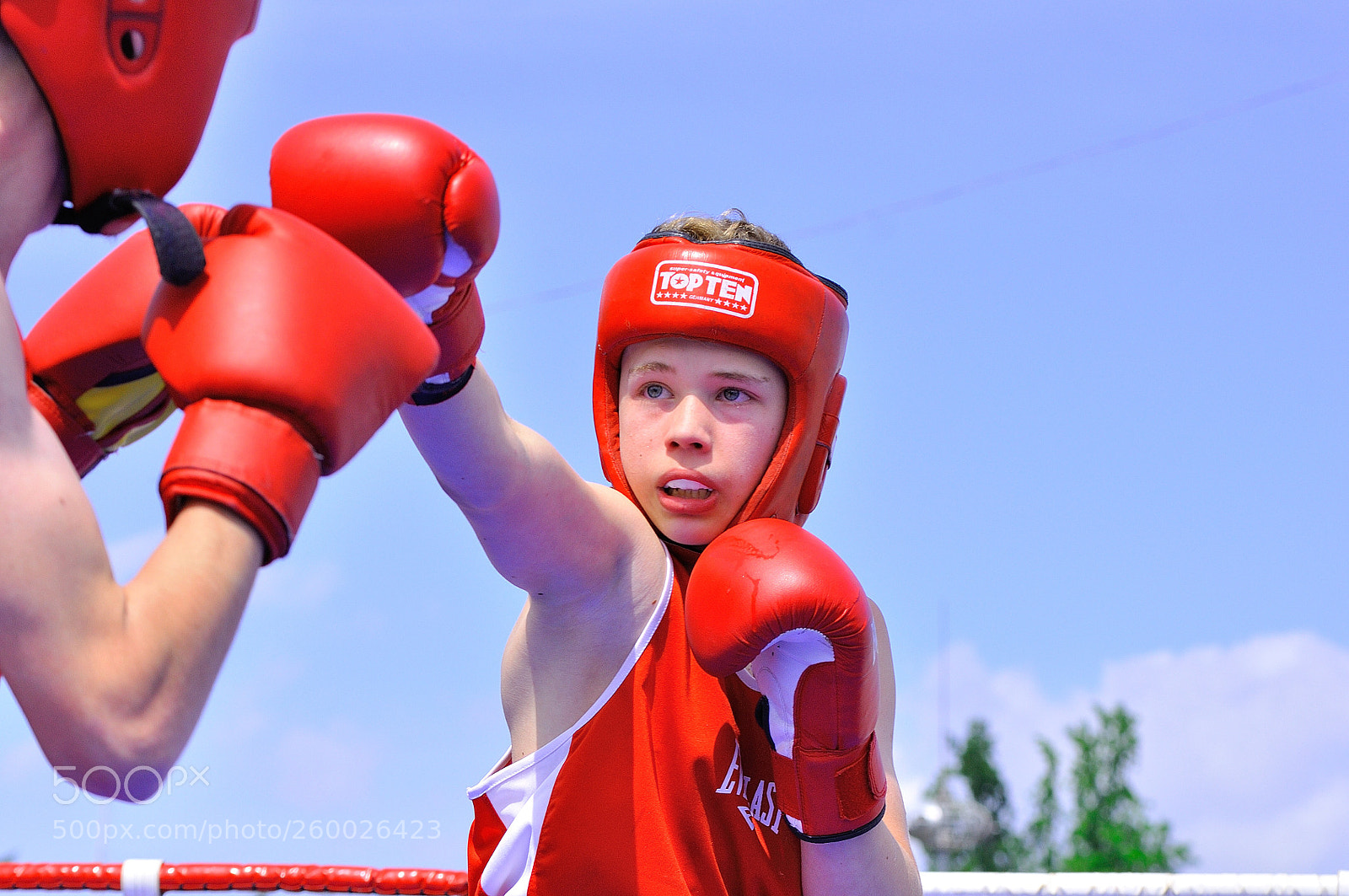 Nikon D90 sample photo. Distance for kick photography