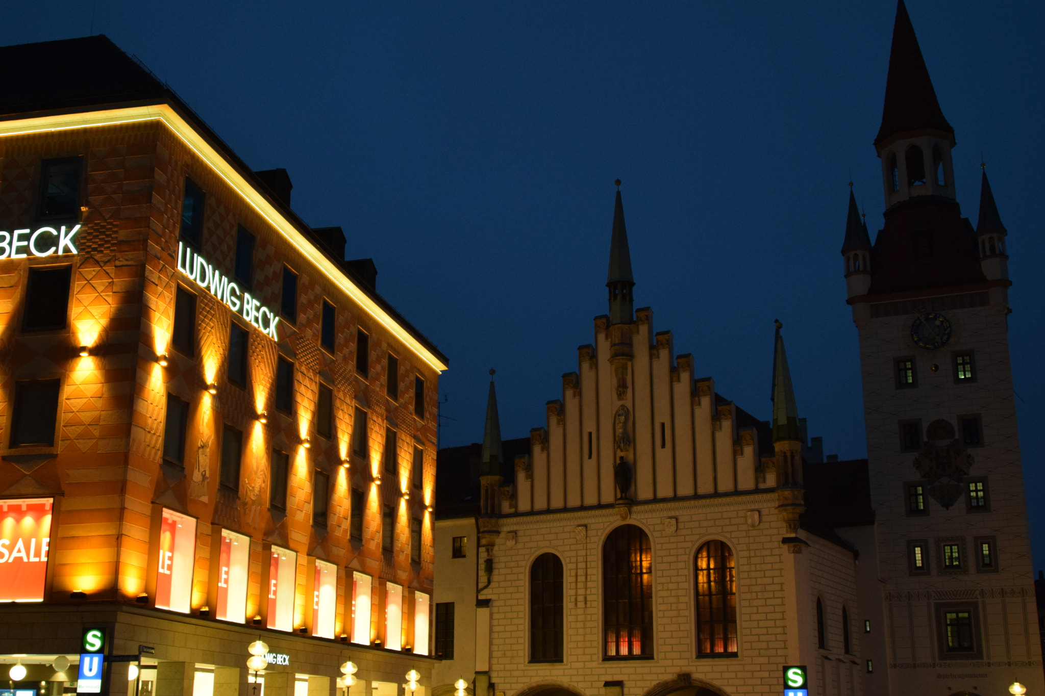 Nikon D3300 sample photo. Antiguo ayuntamiento de munich photography