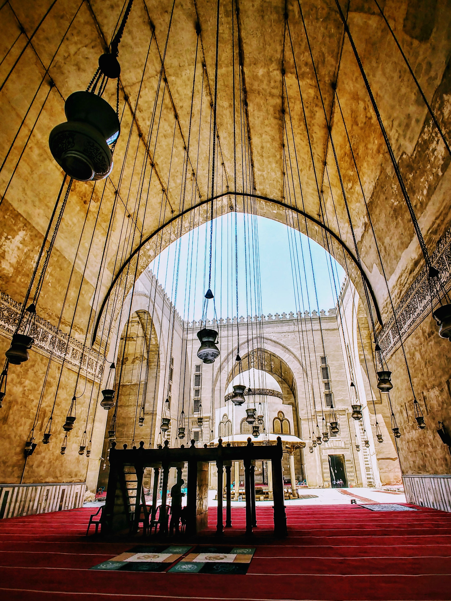 LG V30 sample photo. Sultan hassan mosque photography