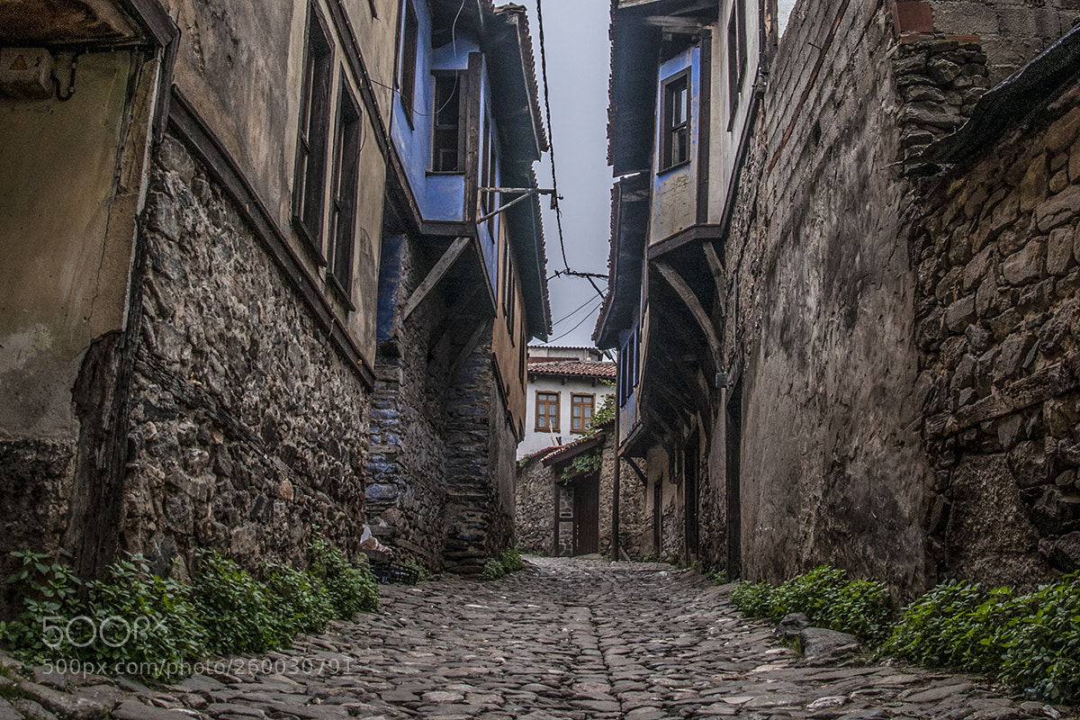 Nikon D90 sample photo. Old city photography