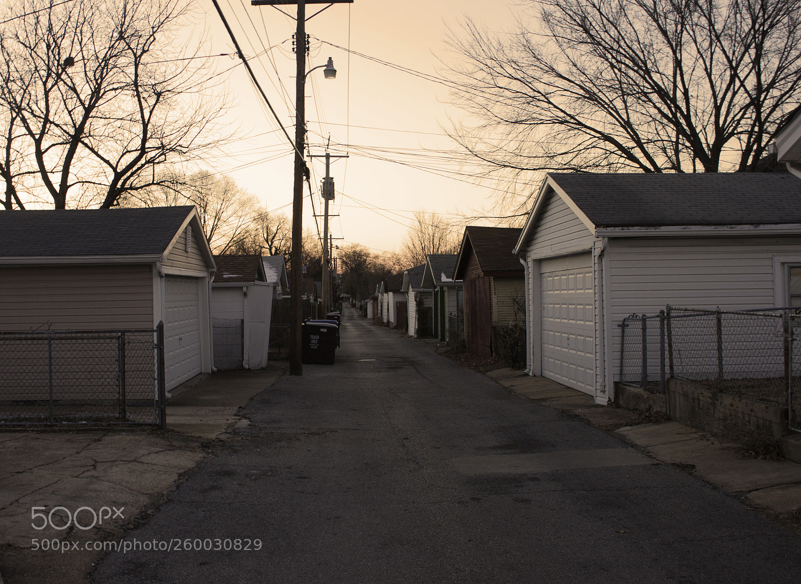 Canon EOS 500D (EOS Rebel T1i / EOS Kiss X3) sample photo. Alley sunset photography