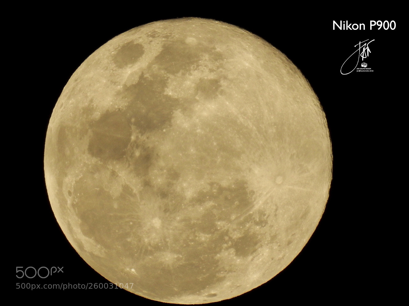 Nikon Coolpix P900 sample photo. Muito moon photography